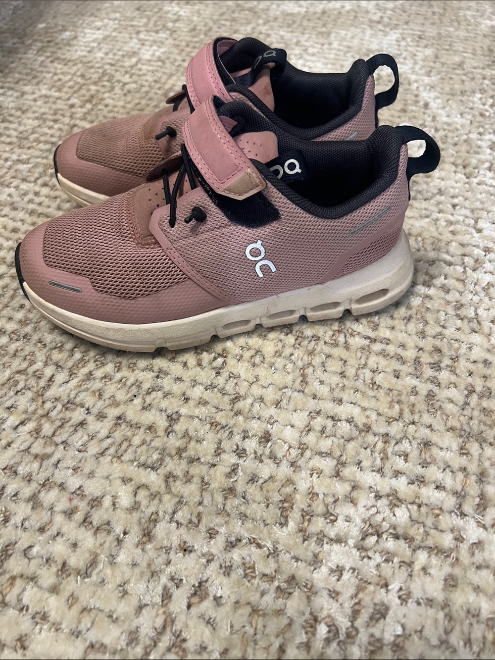 On cloud girls size 11